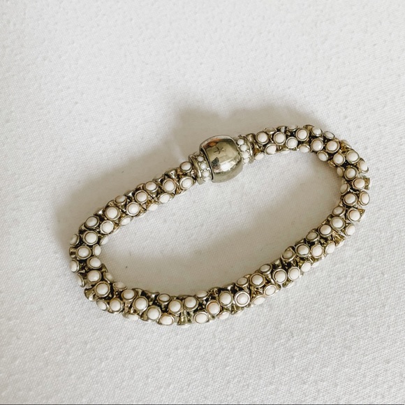 Fashion Bracelet with Magnetic Closure - Picture 2 of 6